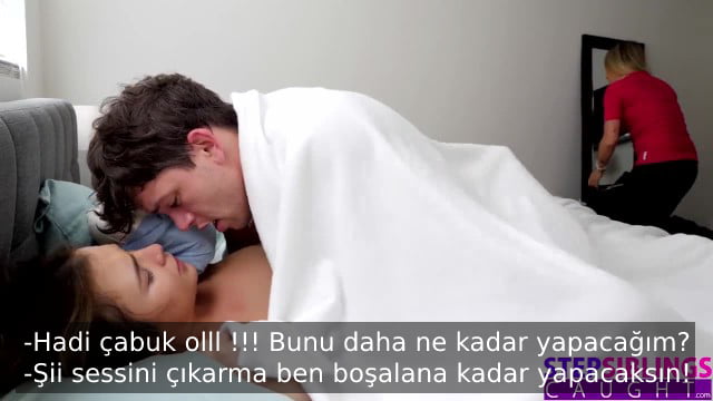 Merakına Yenik Düşen Yaramaz Kız Kardeşinin Göt Deliğine Abandı