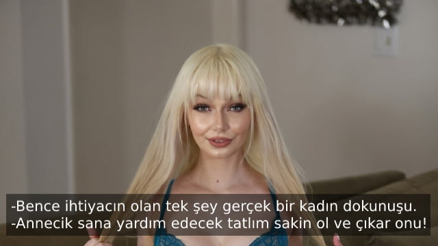Gergin Üvey Annesinin Amcığını Okşayarak Rahatlatıyor