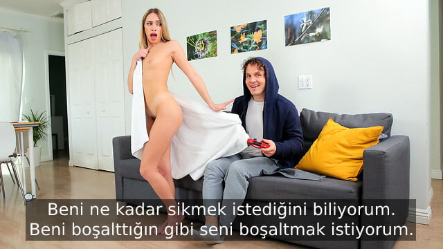 Götünü Siktirmek İçin Çaresizce Yardım İsteyen Üvey Annesinin İçine İşledi