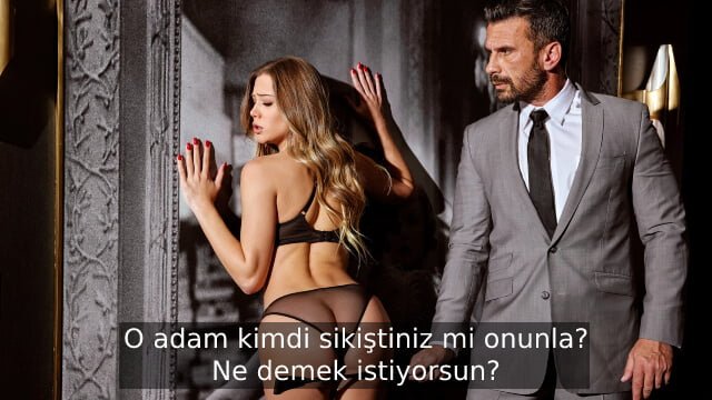 Kendini Pazarlamak İçin Üvey Abisine Seksi Pozlar Veriyor
